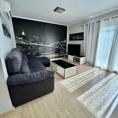 Adelina In Villa *